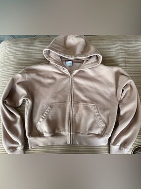 Aritzia Cozy cropped zip hoodie in light beige